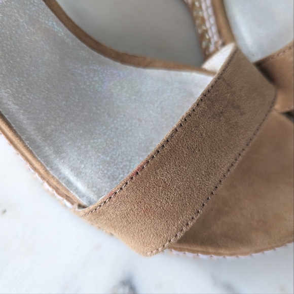 Stuart Weitzman Girls Tan Swinger Stitch Ankle Wrap Wedge Sandals - Picture 10 of 11